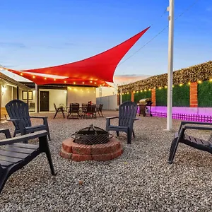 Retreat - 2 Bedroom With King-size Bed - 3 Smart Tvs - 10 Min From Airp - Unit A Holiday home Phoenix