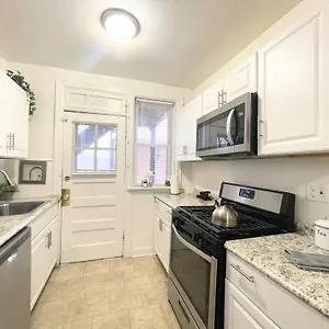 Garden Style @ Forest Park & City! Apartment Saint Louis